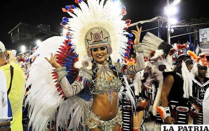 Bruna Bruno, una de las danzarinas de la escuela União da Ilha do Governador