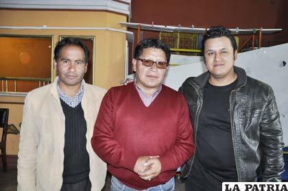 Parte del directorio electo, al centro el presidente, Jaime Montaño