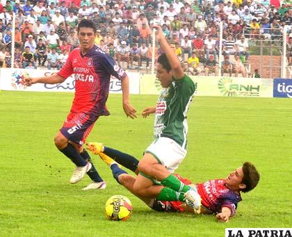 En el inicio de este torneo, Universitario cayó ante Petrolero 3-0 en Yacuiba