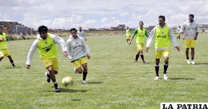 Los “santos” culminaron su trabajo futbolístico ayer en su propia cancha