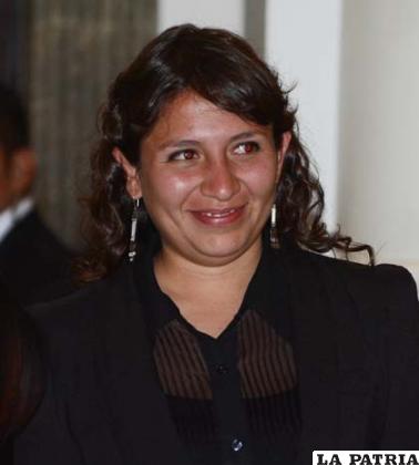 Ministra de Salud, Ariana Campero Nava