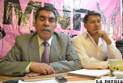 Guido Molina (izq.) candidato a la Gobernación de Oruro