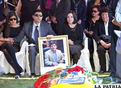 Familiares de Carlos Villegas le dan el último adiós