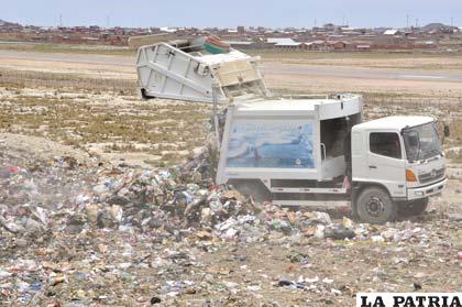La ciudadanía orureña produce cientos de toneladas de basura por día que van al relleno sanitario