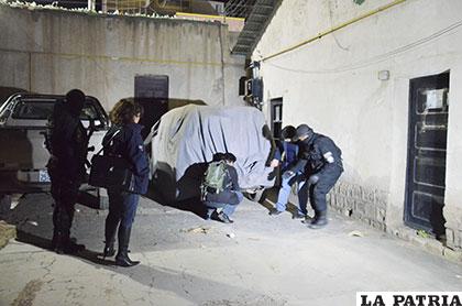 Autoridades policiales y de la Fiscalía encuentran el vehículo utilizado por la banda criminal