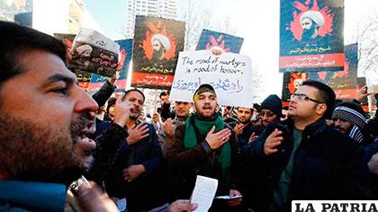 Manifestantes iraníes durante una manifestación cerca de la embajada saudí en Teherán, (Irán) /agilecontents.com