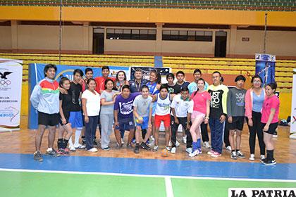 Participantes en los cursos de handball