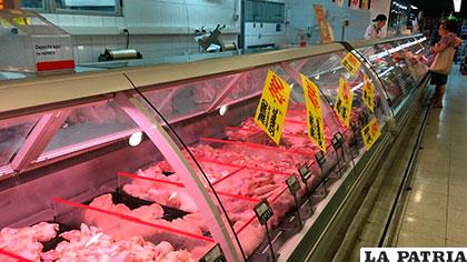 Walmart, Cencosud y SMU son las grandes proveedoras de venta de carne de pollo fresco en Chile