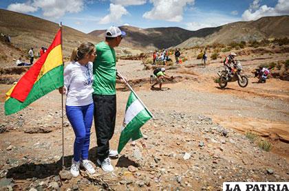 Muchos bolivianos se fueron hasta Jujuy para observar el Dakar /DAKAR.COM