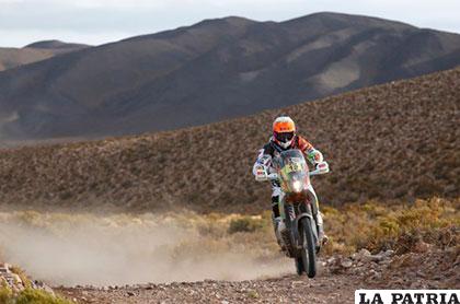 Laia Sanz la española que realiza una buena carrera en motos /DAKAR.COM