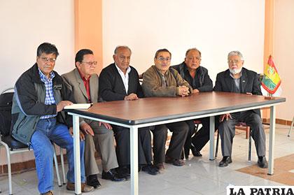 Testera de la Confederación de Rentistas y Jubilados de Bolivia, durante su ampliado