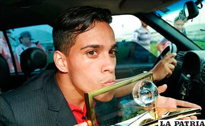 El brasileño Wendell Lira llegó a su país en medio de muchas emociones