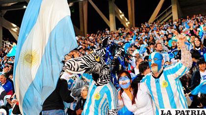 Hinchas de la selección de Argentina emitieron canticos homófobos