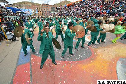 Bandas se alistan para el Carnaval de Oruro