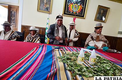Autoridades de Curahuara de Carangas visitaron al gobernador