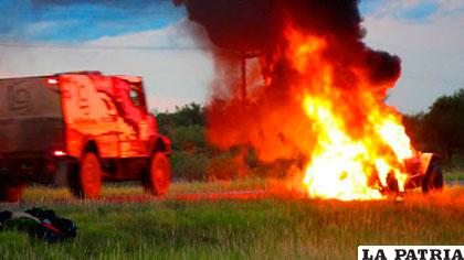 El coche de Barbery se incendió en la segunda etapa