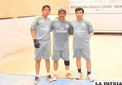 Freddy Valdez, Oscar Bohórquez y Emilio Santander, jugadores de Decar