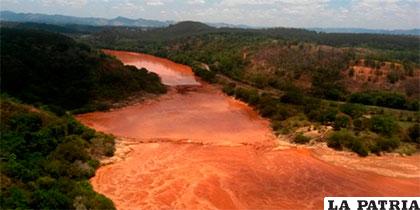 Vertido tóxico en río Doce, ocasiona graves daños ambientales