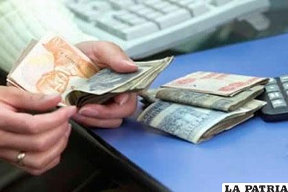 Empresarios afirman que para pagar el doble aguinaldo accedieron a préstamos bancarios