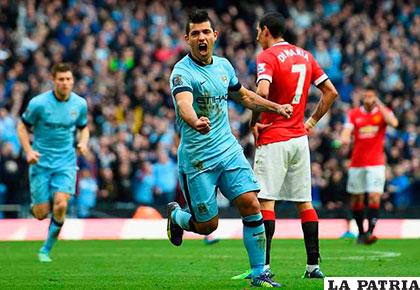 Sergio Agüero hizo doblete para el empate de Manchester City ante West Ham 2-2 