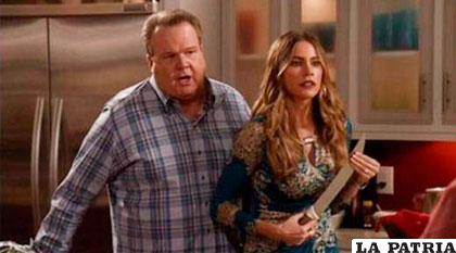 Sofía Vergara luce una blusa de  #ThaliaSodiCollection