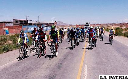 Durante el desarrollo de la prueba, realizada ayer en la ruta Oruro-Machacamarca