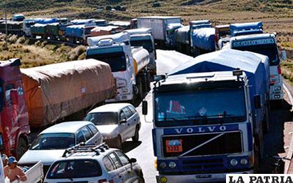 Transportistas anuncian reeditar el bloqueo en fronteras