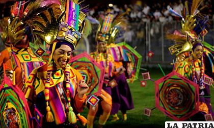 Más de 200 artistas participaron durante el segundo día del Carnaval de Negros y Blancos