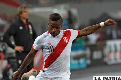 Jefferson Farfán, jugador de la selección peruana podría militar en Alianza Lima