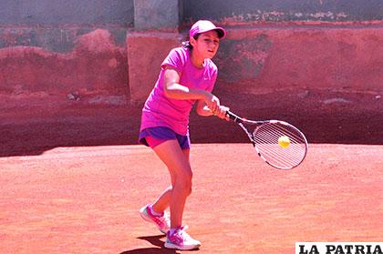 La deportista Luciana Flores no cesa sus entrenamientos