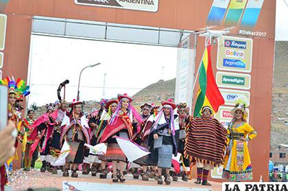Phujllay Oruro, deleitó a los presentes con su danza
