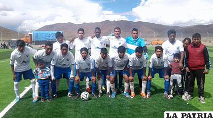 El plantel de Pazña FC que logró el título del certamen