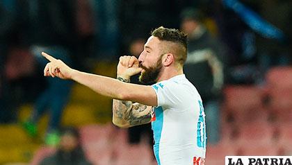 Lorenzo Tonelli anotó el gol del triunfo de Nápoles en el 95