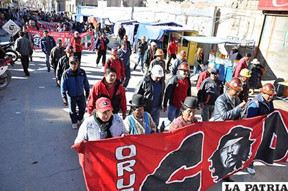 Trabajadores apoyan la posición de la COB con respecto al incremento salarial para el 2017