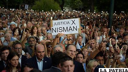 Argentinos piden el esclarecimiento de la muerte del fiscal Nisman