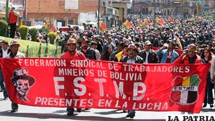 Federación de Mineros también rechaza paro en la Caja de Salud