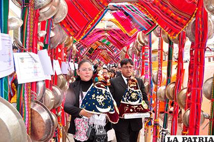 Los arcos de plata son tradicionales del Carnaval de Oruro /Archivo