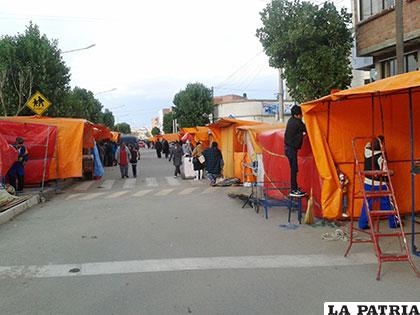 Todo listo para la feria de Alasitas