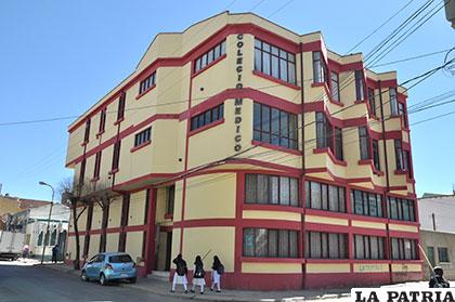 En el edificio del Colegio Médico de Oruro se desarrolla gran parte de las actividades científicas y académicas