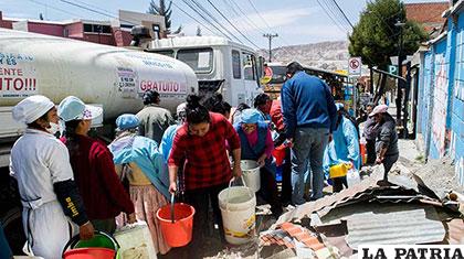 La crisis de agua sorprendió a 94 barrios de La Paz en 2016