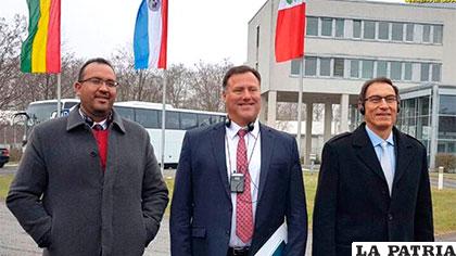 Ministros de Bolivia, Paraguay y Perú fueron a Berlin /Min Obras Públicas