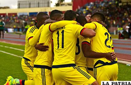 El festejo de los colombianos por la victoria ante Chile /conmebol.com