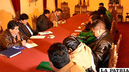 La reunión del Presidente Evo Morales y los dirigentes de Adepcoca y Cofecay