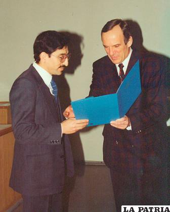 En 1994 se graduó como técnico en Alemania