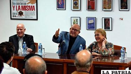 La presidenta de Chile, Michelle Bachelet, asistió a un encuentro con intelectuales cubanos /14yMedio