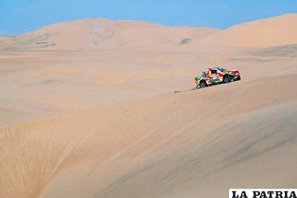 Marco Bulacia, en plena competencia, en la tercera etapa del Dakar /dakar.com