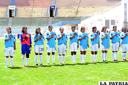 Las jugadoras de Oruro en procura de alcanzar los primeros puestos