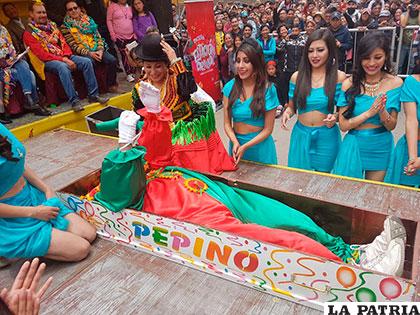 Con el desentierro del pepino comienzan las actividades carnavaleras en la sede de gobierno /ANF