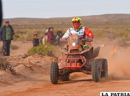 Walter Nosiglia en plena competencia entre Uyuni-Tupiza /APG