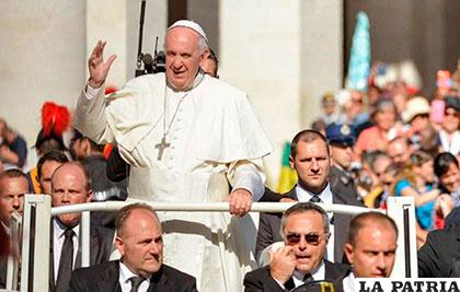 El Papa llegó a Chile /Diario La Tribuna